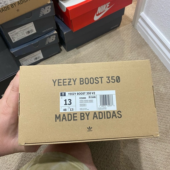 Adidas Yeezy Boost 350 V2 ‘Carbon’ - Picture 15 of 15